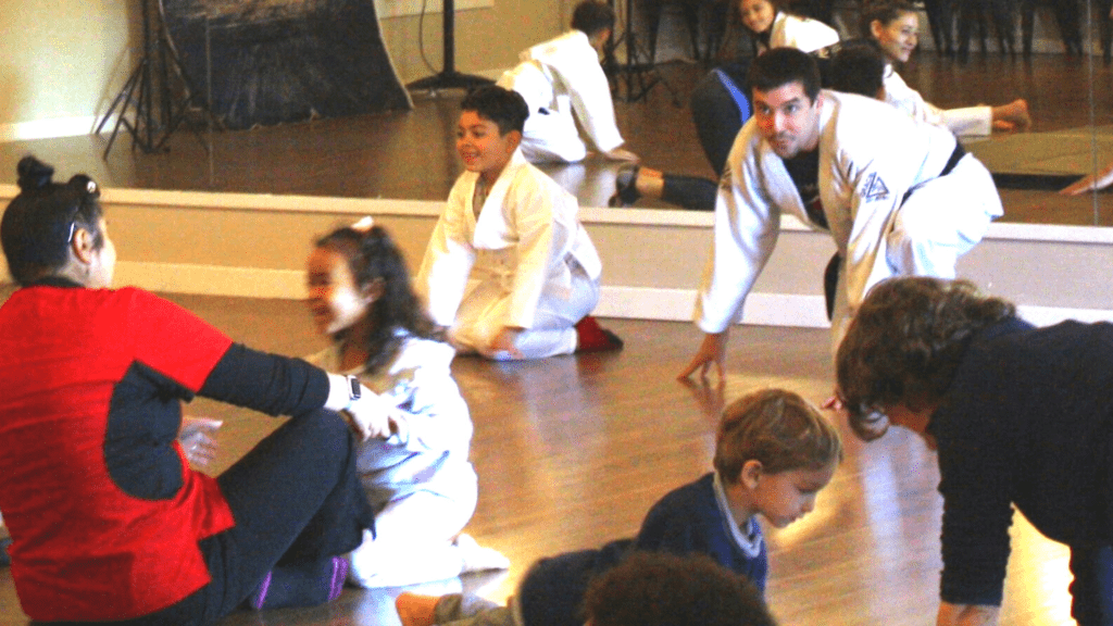 kids martial arts group exercise 